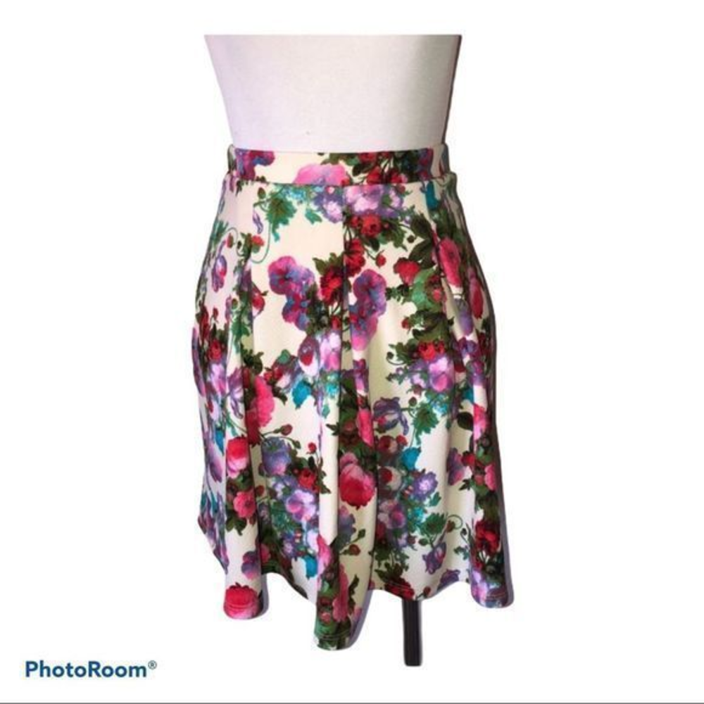 5/$30 🎈 Cat D small floral skater‎ skirt